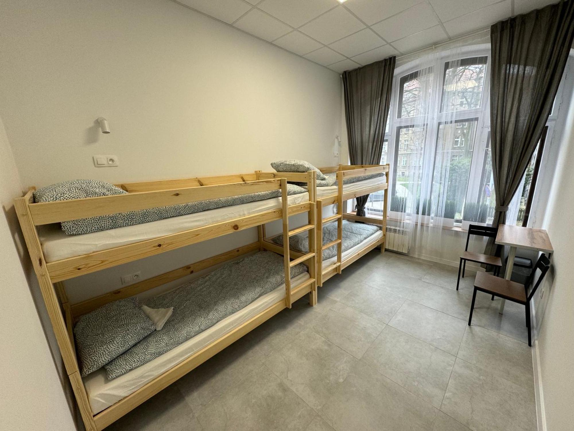 Green Hostel Katowice - 24H Parking Buitenkant foto