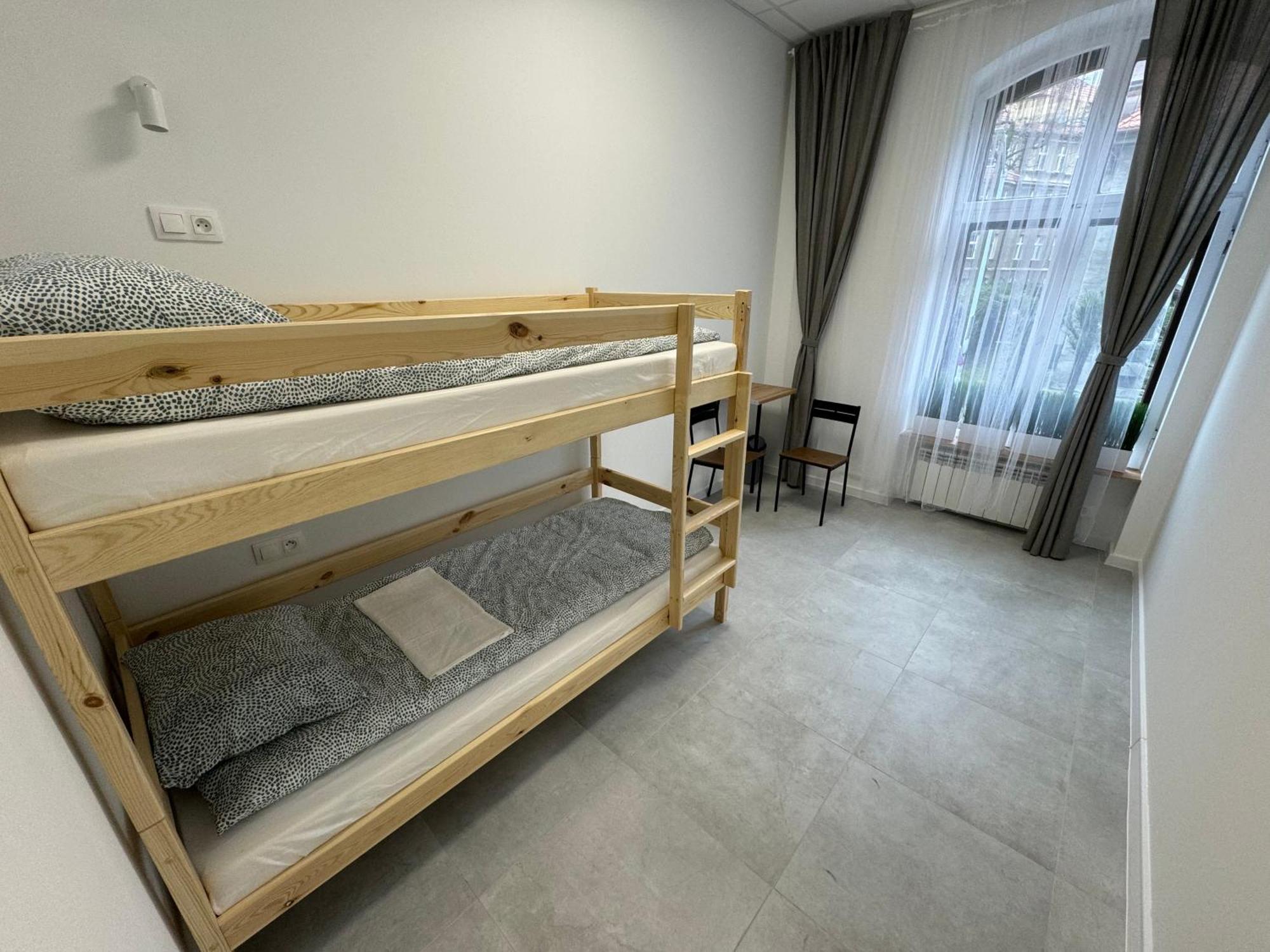 Green Hostel Katowice - 24H Parking Buitenkant foto