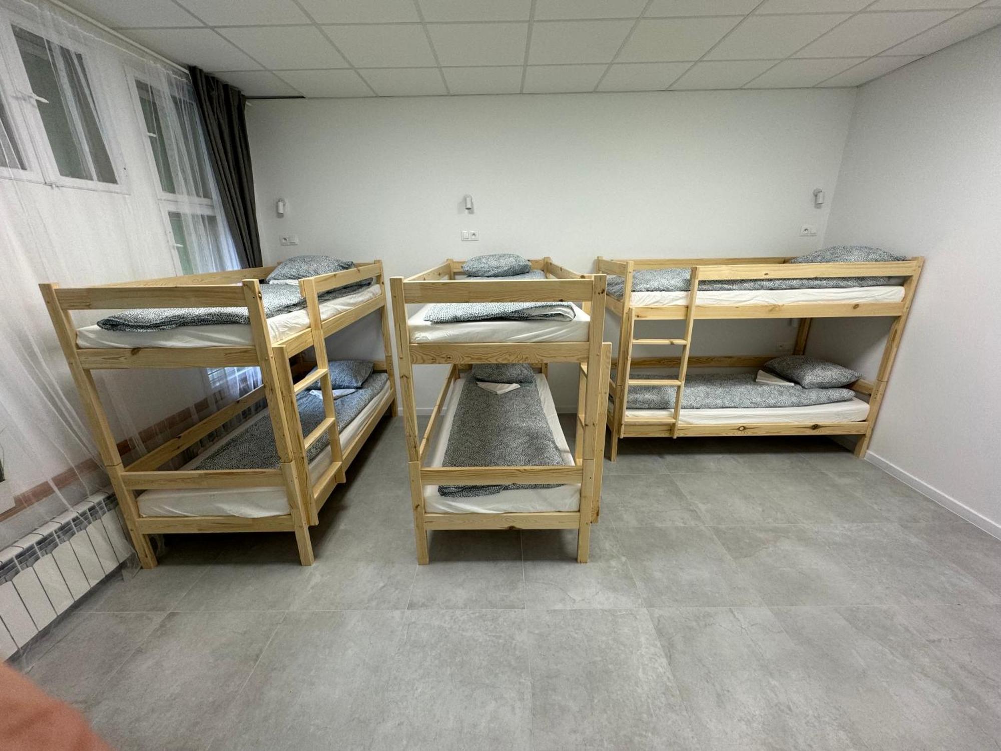 Green Hostel Katowice - 24H Parking Buitenkant foto